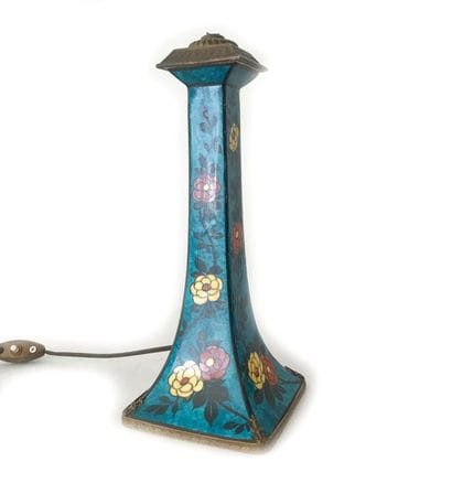 Intéressant pied de lampe en porcelaine dans...