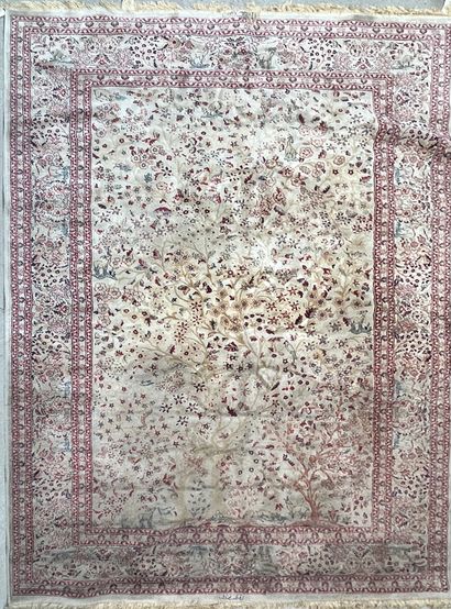 Tapis turc en soie à motifs d'animaux et...