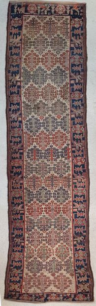 Important tapis persan de galerie en laine...