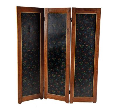 Three-leaf wooden screen, the upper part...