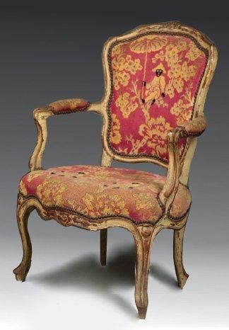 Fauteuil à dossier en cabriolet de forme...