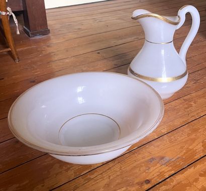 Ensemble de toilette (broc et cuvette) en...