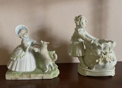 Ensemble de 12 petits sujets en porcelaine...