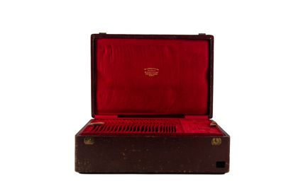 Coffret de ménagère vide, la structure externe...