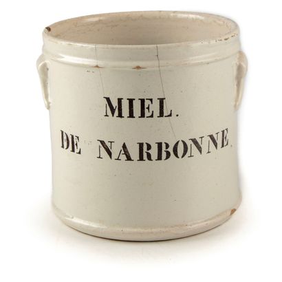 Cache pot en faïence portant l'inscription...
