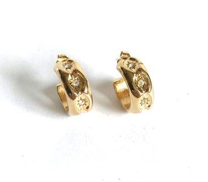 Paire de boucles d'oreille en forme de créole...
