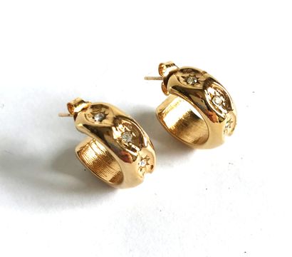 Paire de boucles d'oreille en forme de créole...