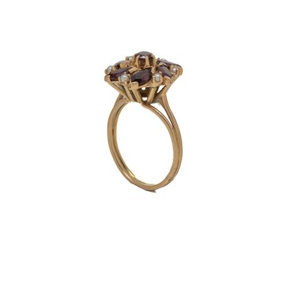 Bague en or jaune 18 k (750/1000) ornée d'un...
