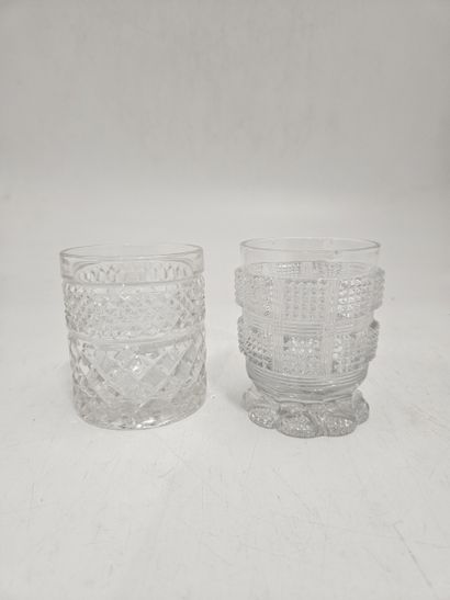 Ensemble de 2 verres à eau en cristal taillé...