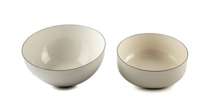 Ensemble de deux bols en métal émaillé blanc,...