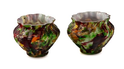 MURANO
Deux petits vases à col mouchoir évasé...