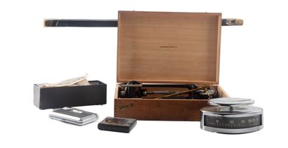Ensemble d'accessoires et instruments scientifiques...