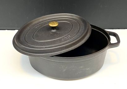 STAUB
Cocotte en fonte de forme ovale 
H....