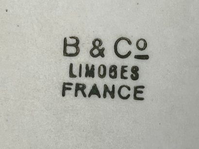 LIMOGES
Partie de service en partie émaillée,...