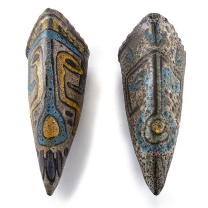 ACCOLAY (1945-1989)
Paire de vases appliques...