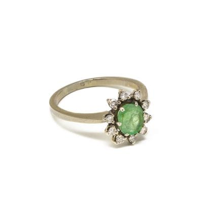 18K (750/1000) white gold ring set with an...