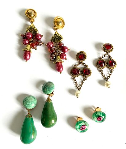 Four pairs of fancy ear clips in gold-plated...