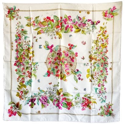 GUCCI Vintage
Printed silk scarf: Basket...