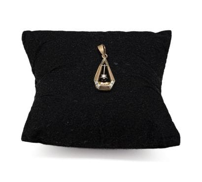 Pendentif en or 14 K (585/1000) en forme...