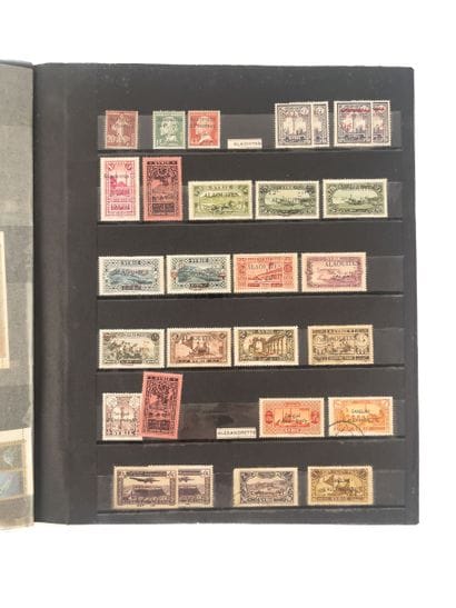 ALBUMS de TIMBRES
Ensemble de 3 albums -...