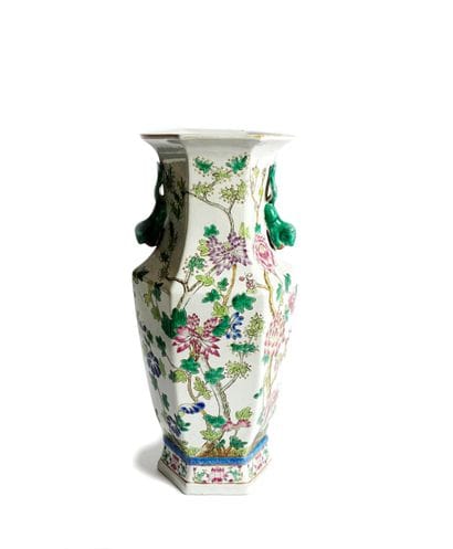 CHINA
Faceted baluster-shaped porcelain vase...