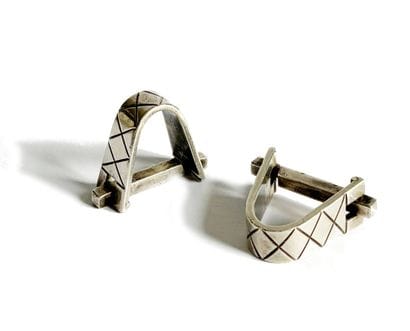 Paire de boutons de manchette en forme d'étrier...