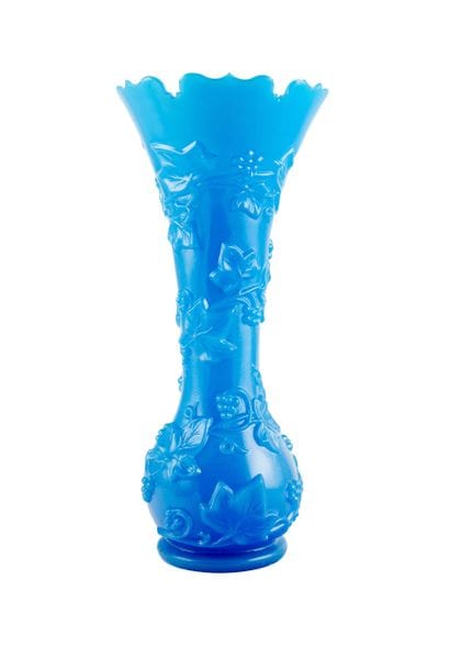 Important vase en opaline bleue à décor de...