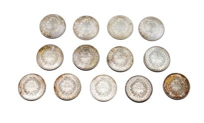 FRANCE
Lot de 13 pièces de 50 Francs en argent...