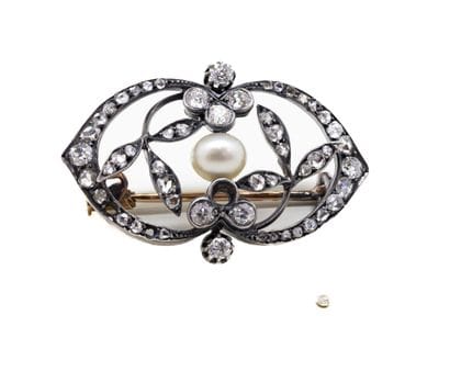 Broche en or rose 18 K (750/1000) et argent...