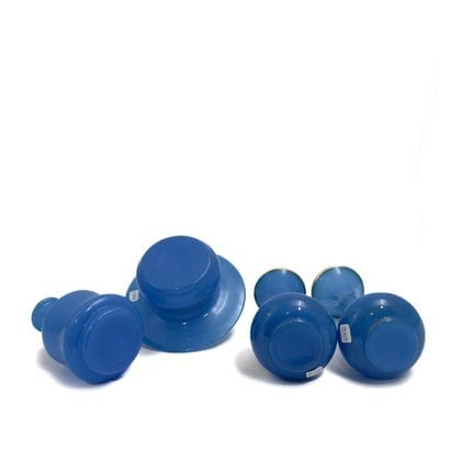 Lot d'opalines bleues à rehauts de filets...