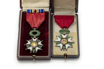 LEGIONS D'HONNEUR
2 Légions d' honneur