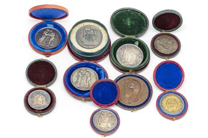 Médailles diverses
Lot de 15 médailles diverses...