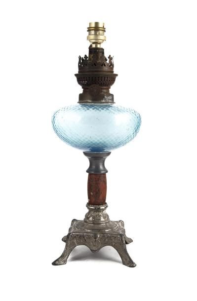 Lampe à pétrole monté en lampe H. : 34 cm...