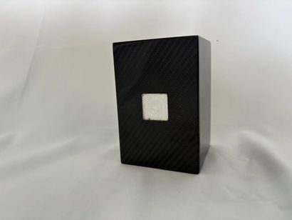 LALIQUE. 
Square-section pencil pot in lacquered...