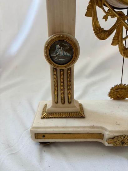 Portico-shaped Directoire period clock in...