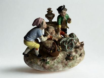 MEISSEN. 
Polychrome hard porcelain group...