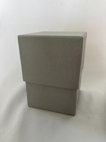 LALIQUE. 
Square-section pencil pot in lacquered...