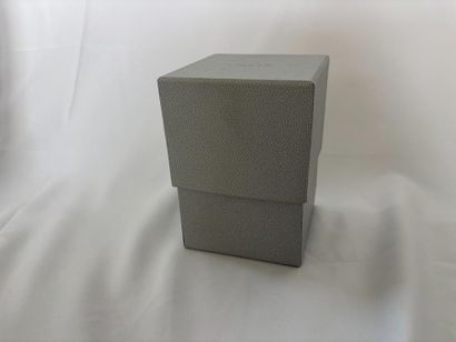 LALIQUE. 
Square-section pencil pot in lacquered...