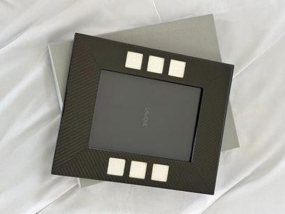 LALIQUE. 
Photo frame in lacquered carbon...