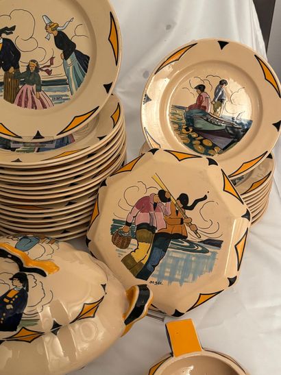 Jim SEVELLEC for Henriot Quimper.
Earthenware...