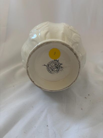 BOCH Frères in La Louvière.
White ceramic...