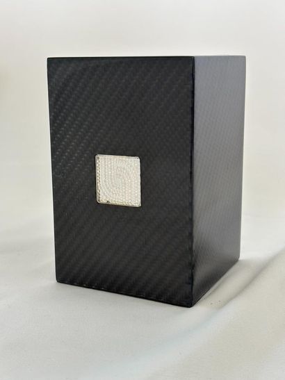 LALIQUE. 
Square-section pencil pot in lacquered...