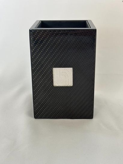 LALIQUE. 
Square-section pencil pot in lacquered...
