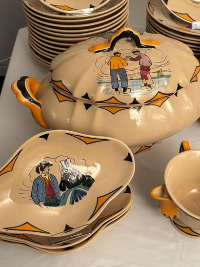 Jim SEVELLEC for Henriot Quimper.
Earthenware...