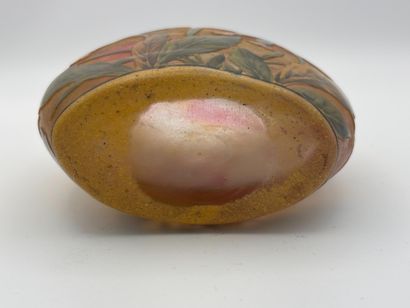 DAUM NANCY. 
Small helicoidal vase in marmorated...
