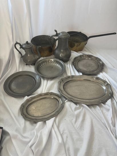 Set of five dishes, three round and two oval,...