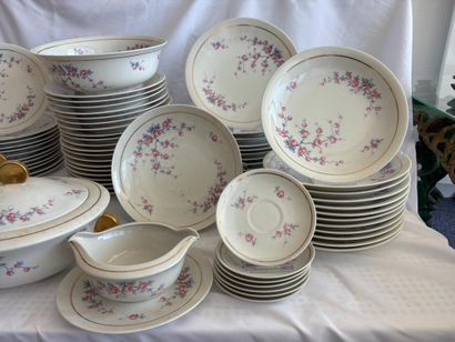 RAYNAUD in Limoges. 
Part of a hard porcelain...