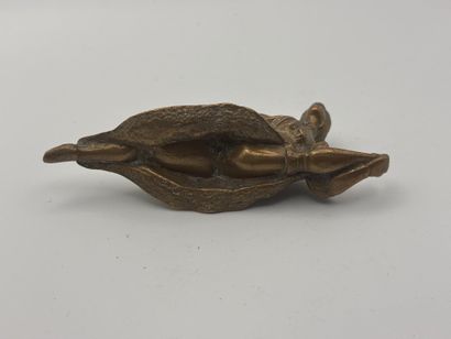CURIOSA.
Erotic-themed bronze depicting a...