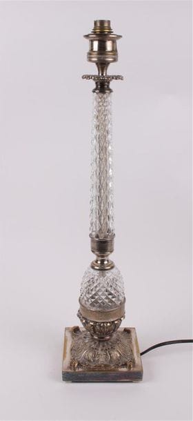 PIED DE LAMPE de style Charles X. 
H. 44...