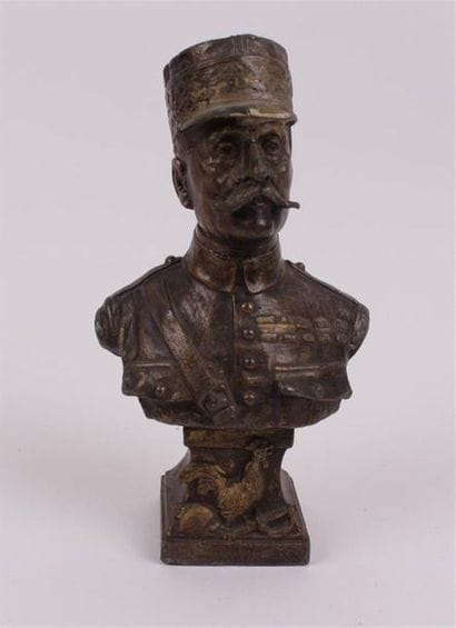 Un buste en fonte 
H. 16 cm 